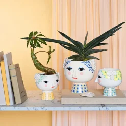 BJØRN WIINBLAD Bjørn Wiinblad Eva Potteskjuler På Fot 15,5cm Hvit m/Dekorasjon