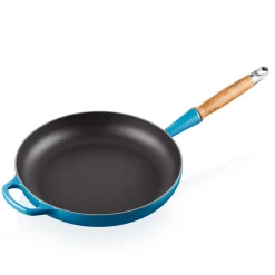 LE CREUSET Støpejernspanne med Trehåndtak 28cm Deep Teal