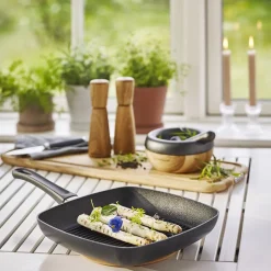 SCANPAN Maitre D' Morter med Støter 10cm Støpejern Eik